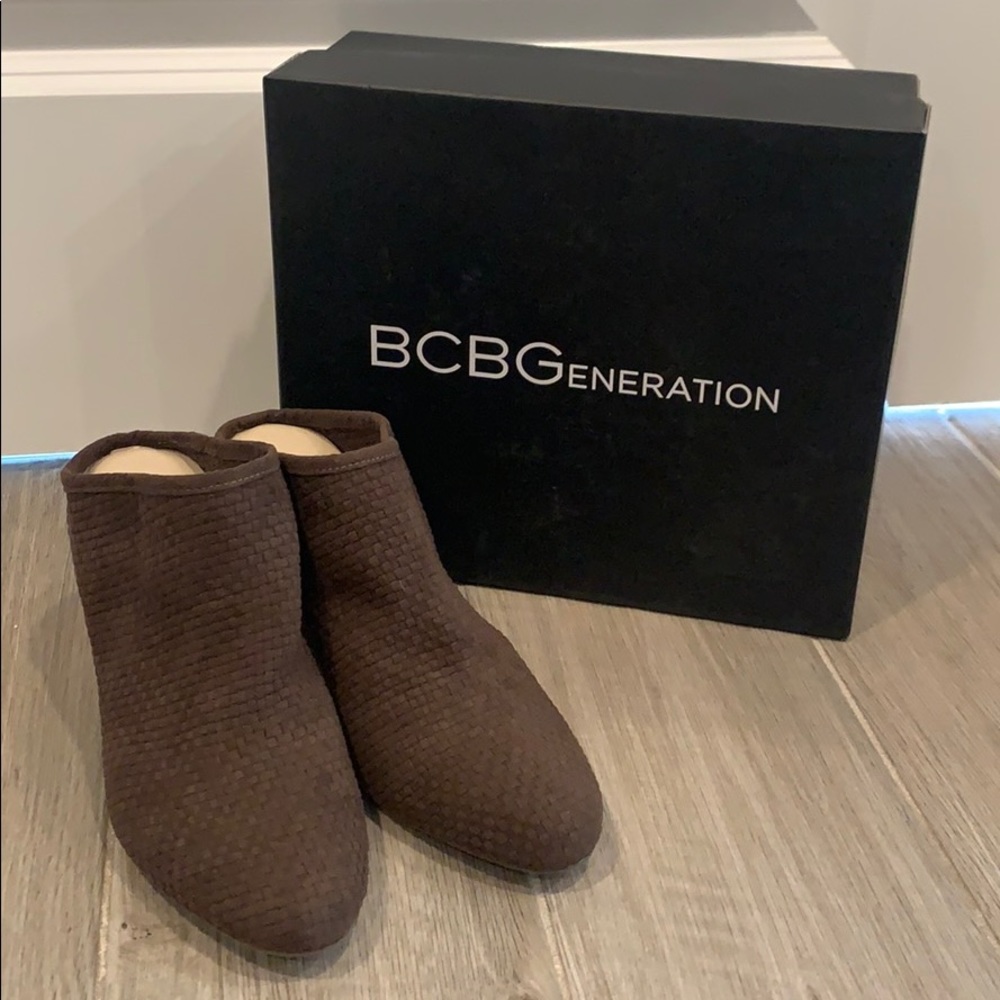 BCBG Generation “Dylen” mules